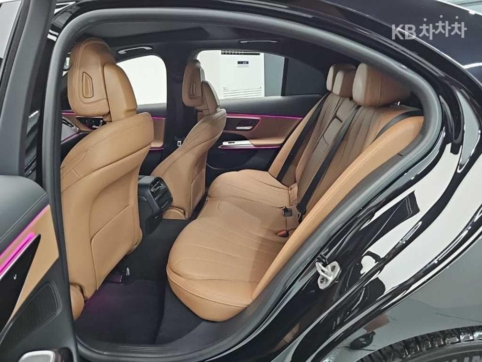 Mercedes-Benz E-클래스 (W214)E200 Avantgrade - 12