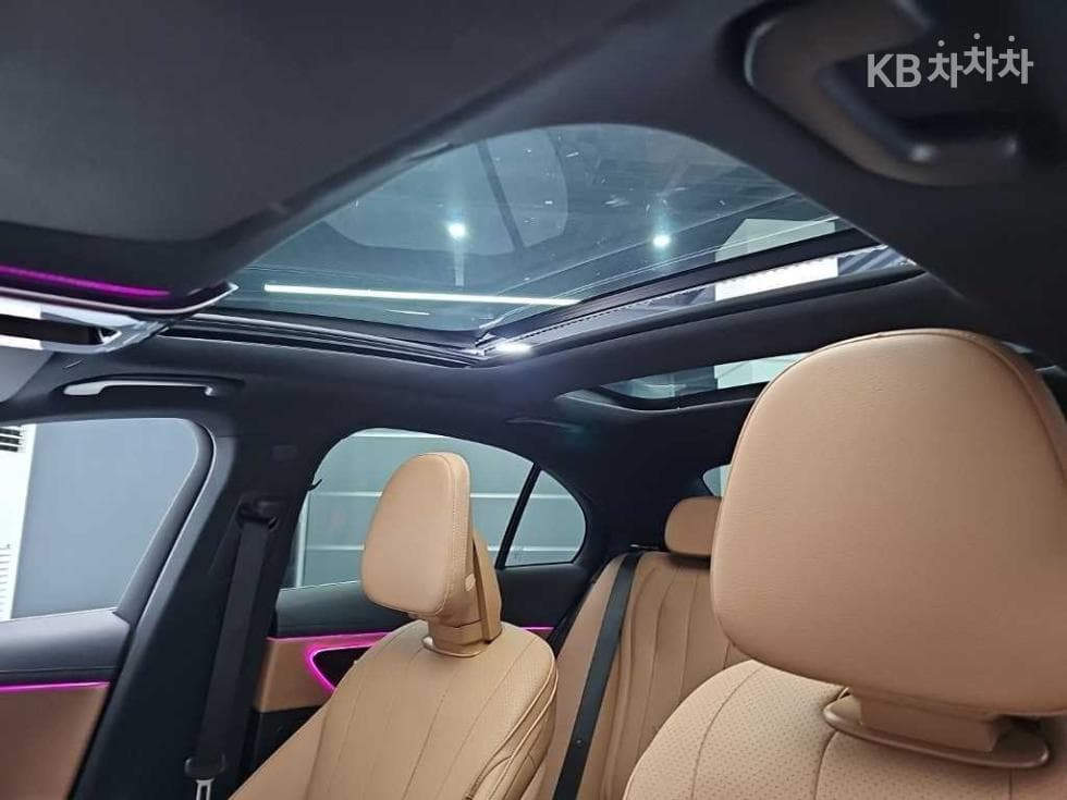 Mercedes-Benz E-클래스 (W214)E200 Avantgrade - 14