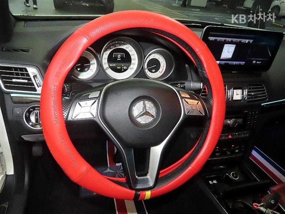 Mercedes-Benz Нов E-КласE200 Cabriolet A207 - 10