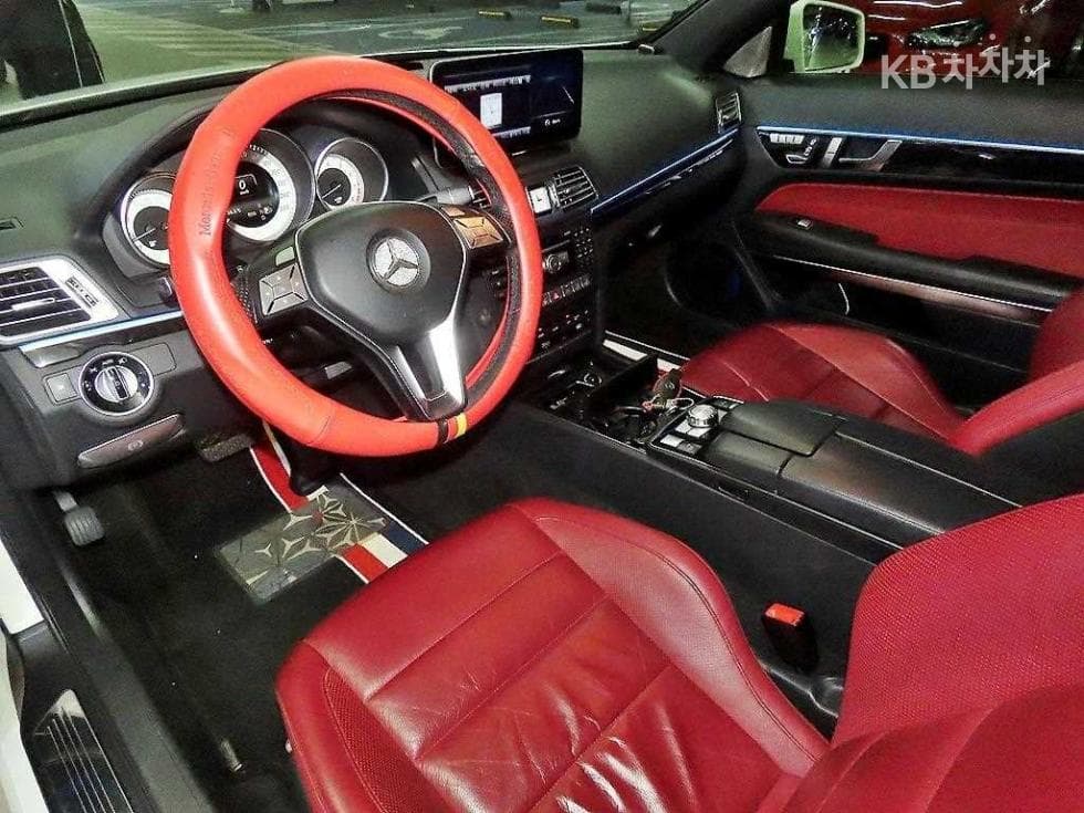 Mercedes-Benz Нов E-КласE200 Cabriolet A207 - 12