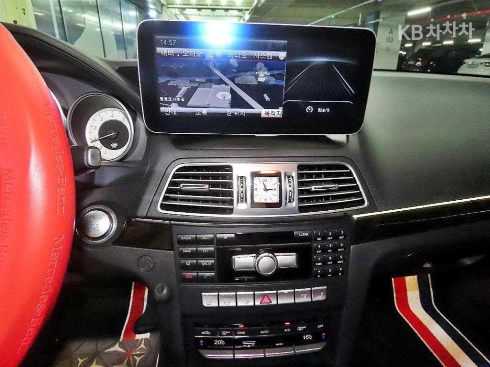 Mercedes-Benz Нов E-КласE200 Cabriolet A207 - 13