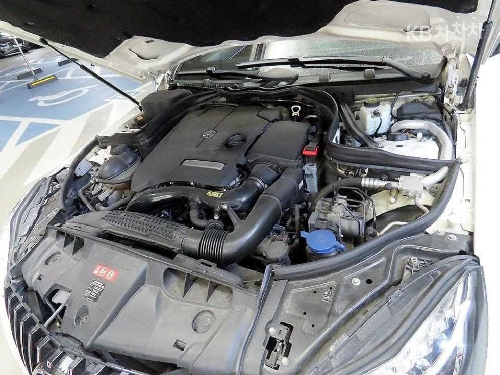 Mercedes-Benz Нов E-КласE200 Cabriolet A207 - 19
