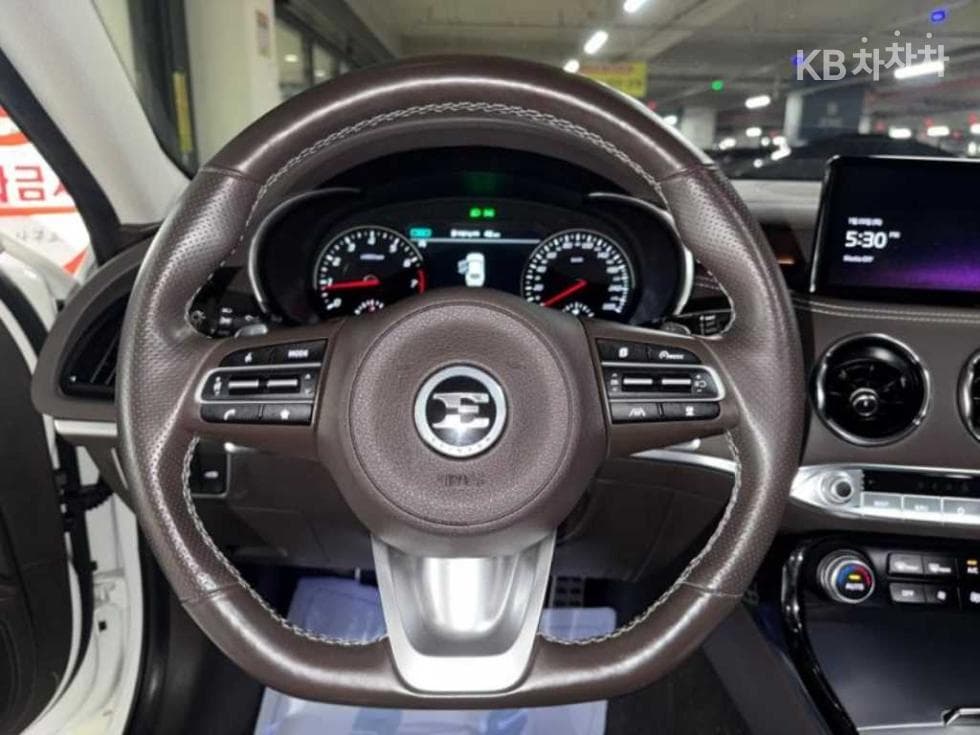 Киа Stinger Майстор2.5L бензин Турбо 2WD Masters - 8