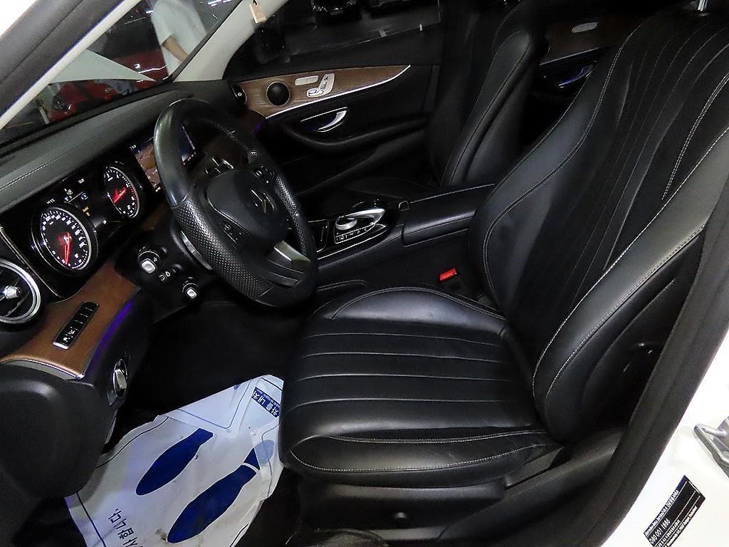 Mercedes-Benz E-Клас (W213)E220d 4MATIC Avantgarde - 6