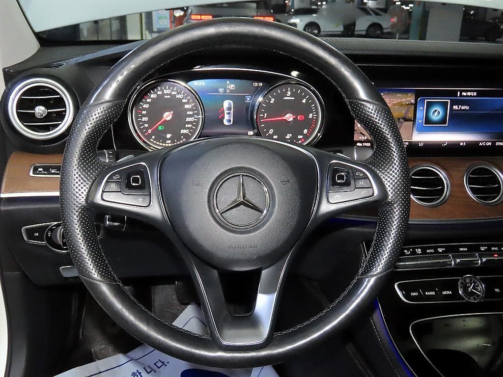 Mercedes-Benz E-Клас (W213)E220d 4MATIC Avantgarde - 8