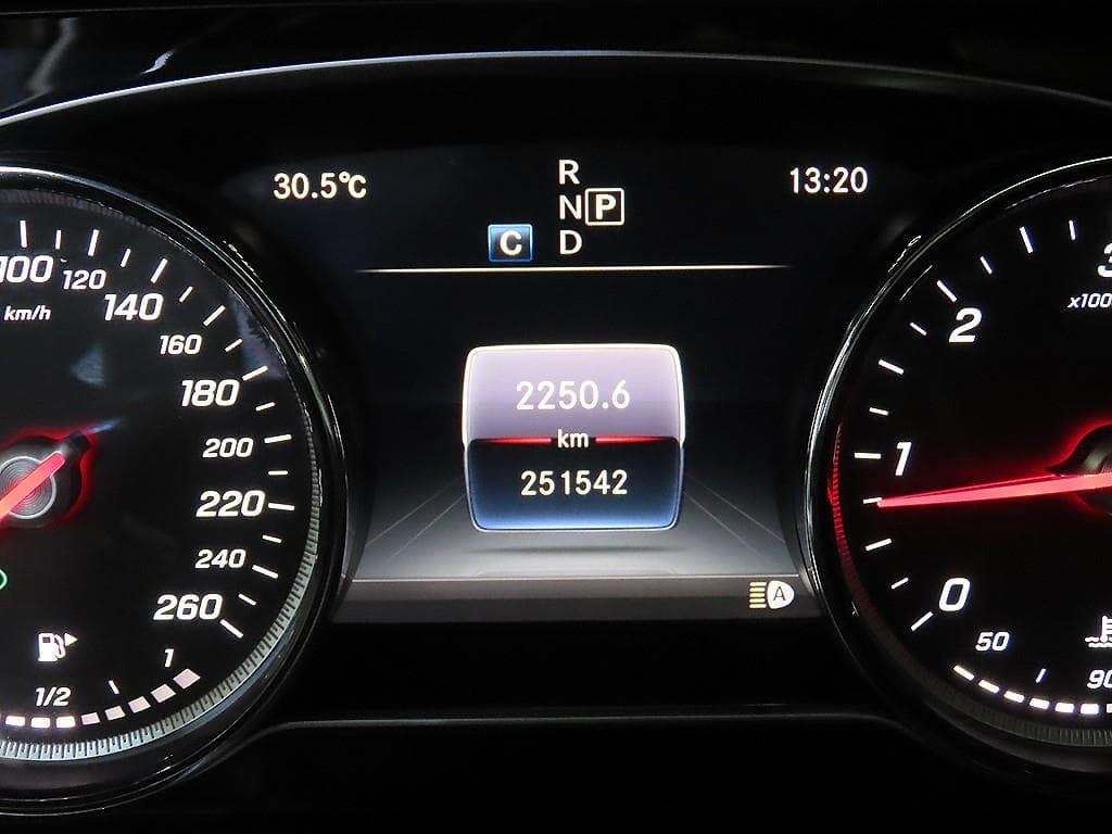 Mercedes-Benz E-Клас (W213)E220d 4MATIC Avantgarde - 9