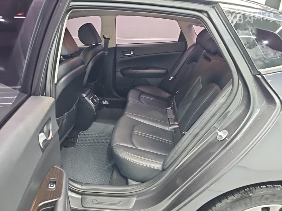 Kia K5 Second generation2.0 Gasoline MX Luxury - 12