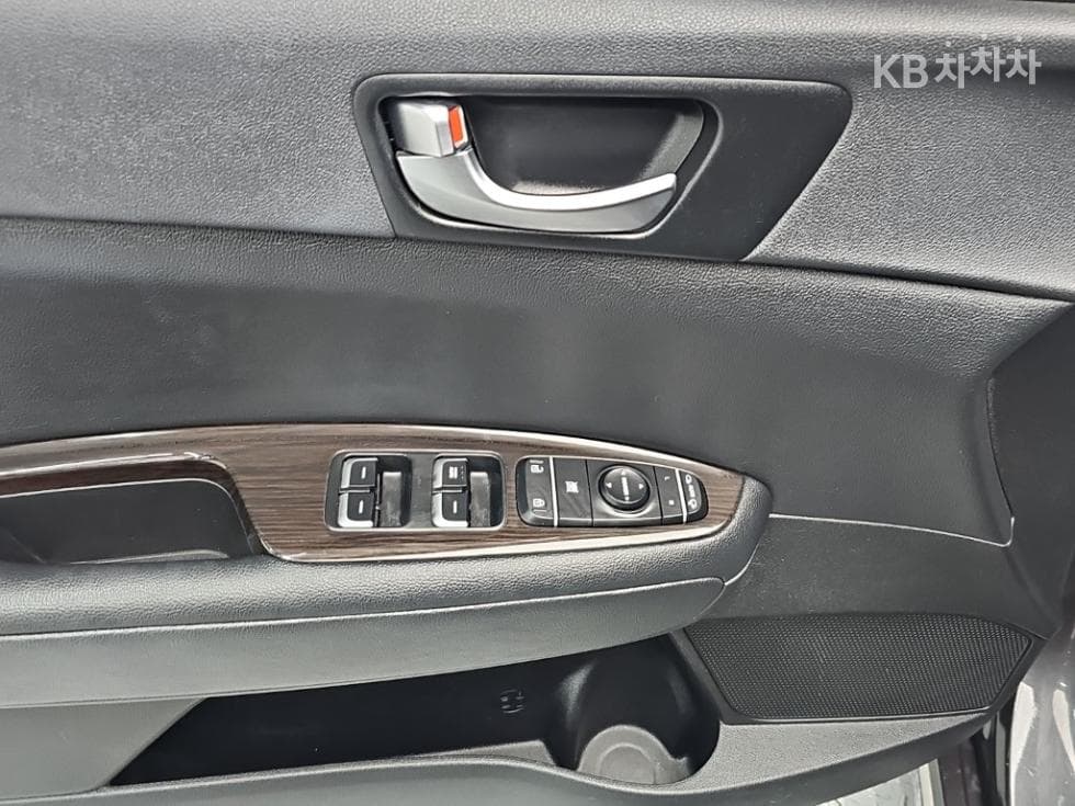 Kia K5 Second generation2.0 Gasoline MX Luxury - 15