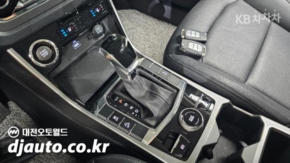 KG Mobility 뷰티플 코란도1.5 GDi Turbo 2WD C5 Plus - 9