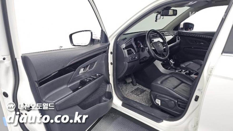 KG Mobility 뷰티플 코란도1.5 GDi Turbo 2WD C5 Plus - 10