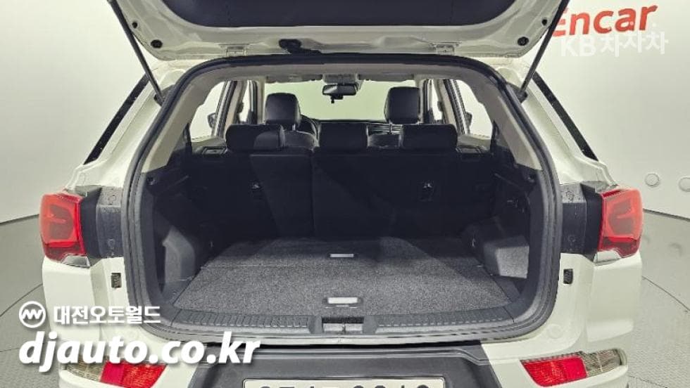 KG Mobility 뷰티플 코란도1.5 GDi Turbo 2WD C5 Plus - 14
