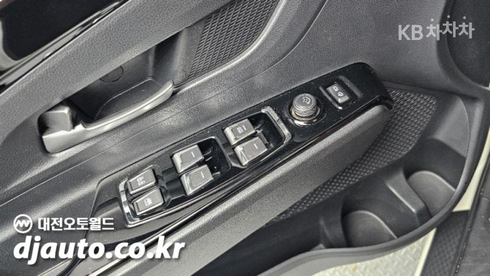 KG Mobility 뷰티플 코란도1.5 GDi Turbo 2WD C5 Plus - 15