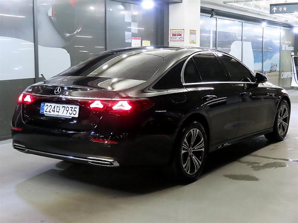 Mercedes-Benz E-클래스 (W214)E200 AMG Line - 4