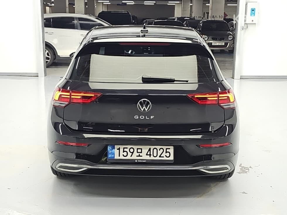 Volkswagen The Golf 8(MK8)2.0 Турбо Дизел Инжекция Premium - 3