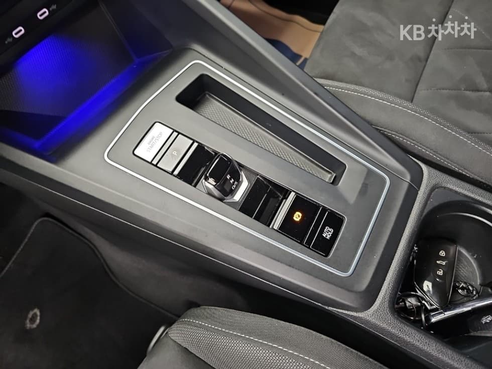 Volkswagen The Golf 8(MK8)2.0 Турбо Дизел Инжекция Premium - 8