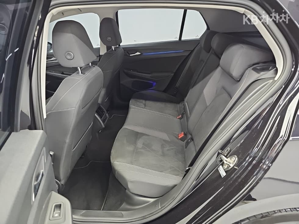 Volkswagen The Golf 8(MK8)2.0 Турбо Дизел Инжекция Premium - 12