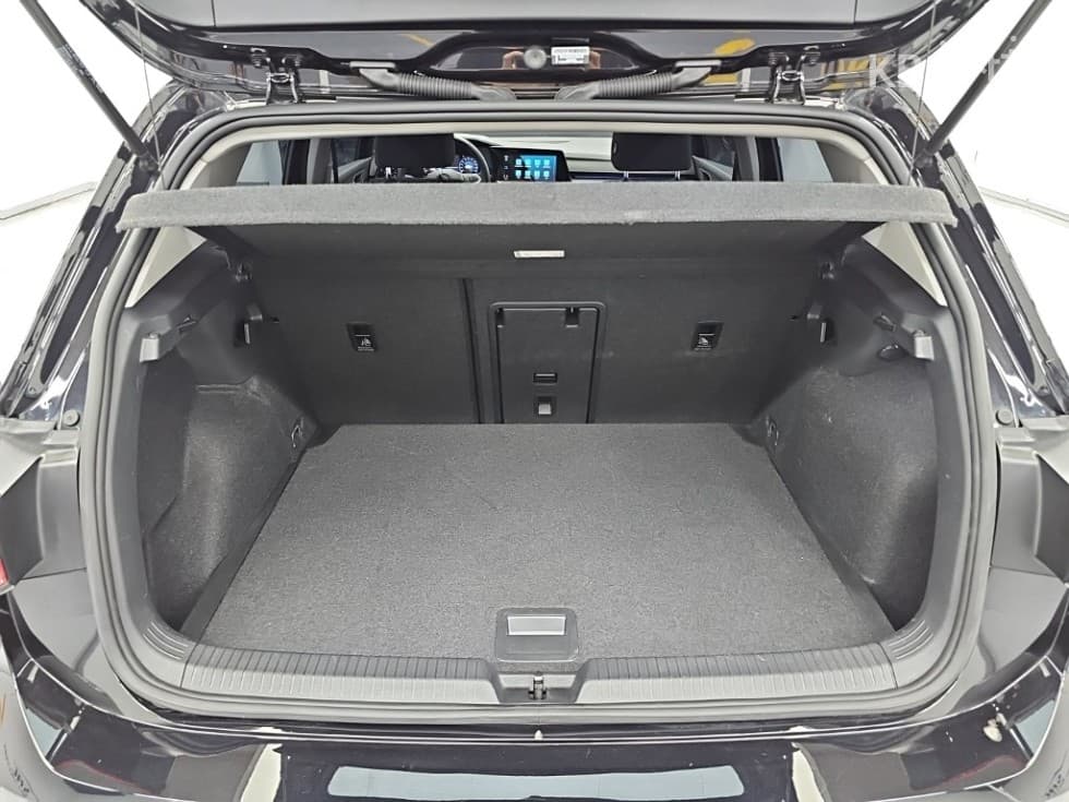 Volkswagen The Golf 8(MK8)2.0 Турбо Дизел Инжекция Premium - 18
