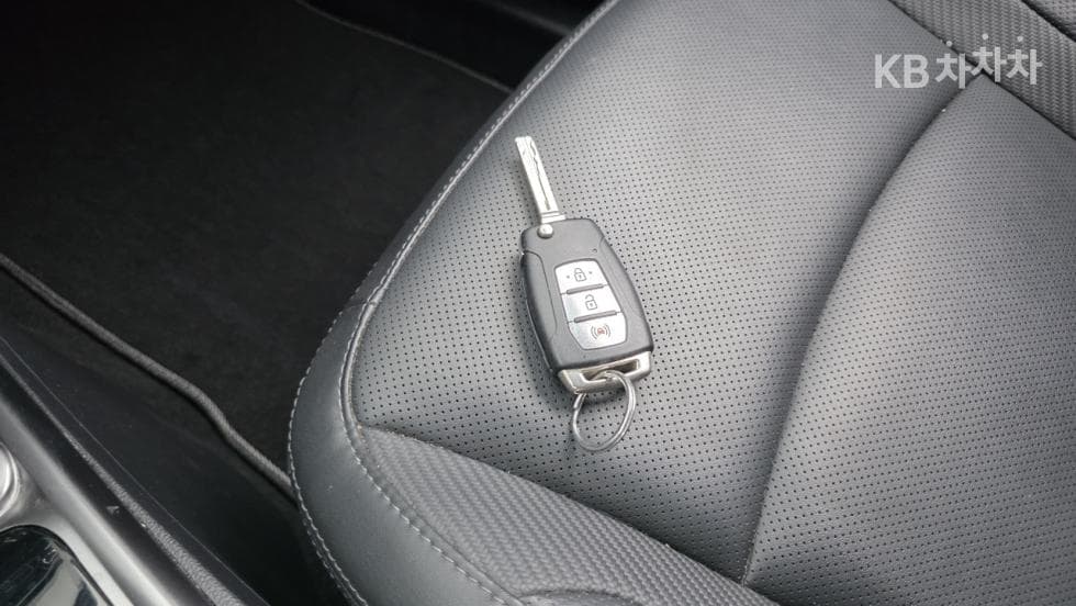 KG Mobility Very New (facelift/refresh; particularly for Tivoli) TivoliGasoline V3 2WD Standard - 13