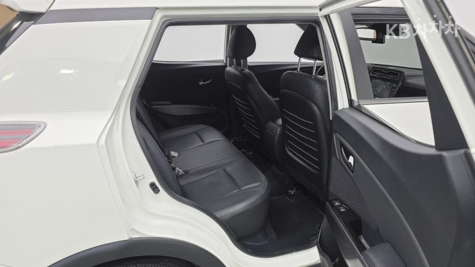 KG Mobility Very New (facelift/refresh; particularly for Tivoli) TivoliGasoline V3 2WD Standard - 24