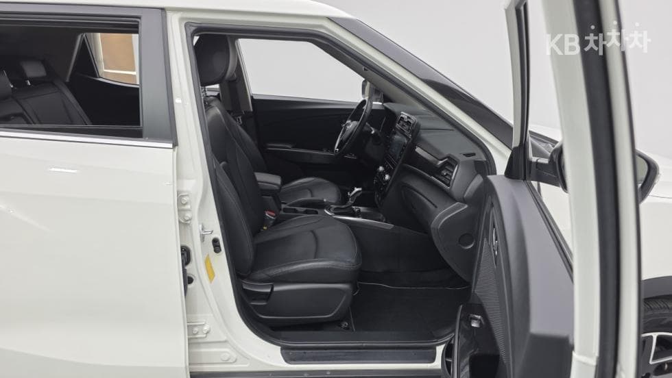 KG Mobility Very New (facelift/refresh; particularly for Tivoli) TivoliGasoline V3 2WD Standard - 25