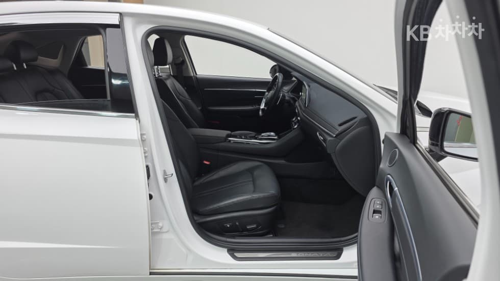 Hyundai Sonata (DN8)2.0 Premium Plus - 10