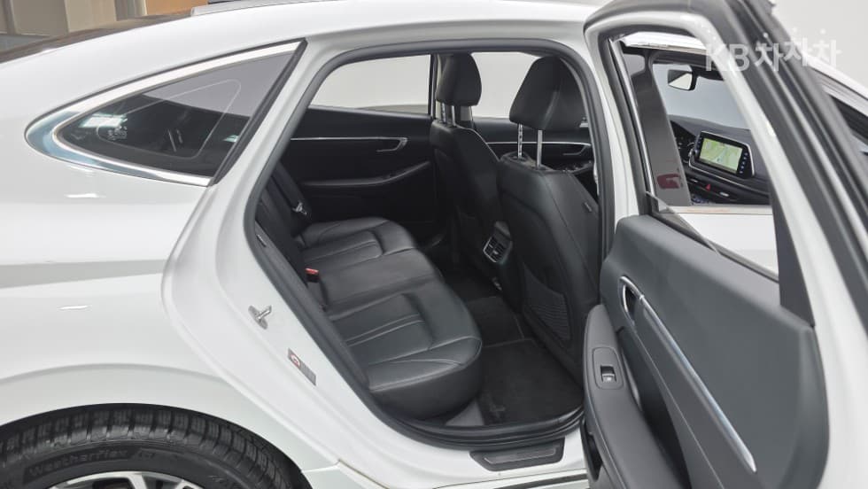 Hyundai Sonata (DN8)2.0 Premium Plus - 11