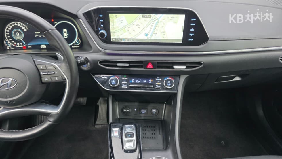 Hyundai Sonata (DN8)2.0 Premium Plus - 13