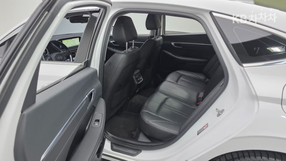 Hyundai Sonata (DN8)2.0 Premium Plus - 16