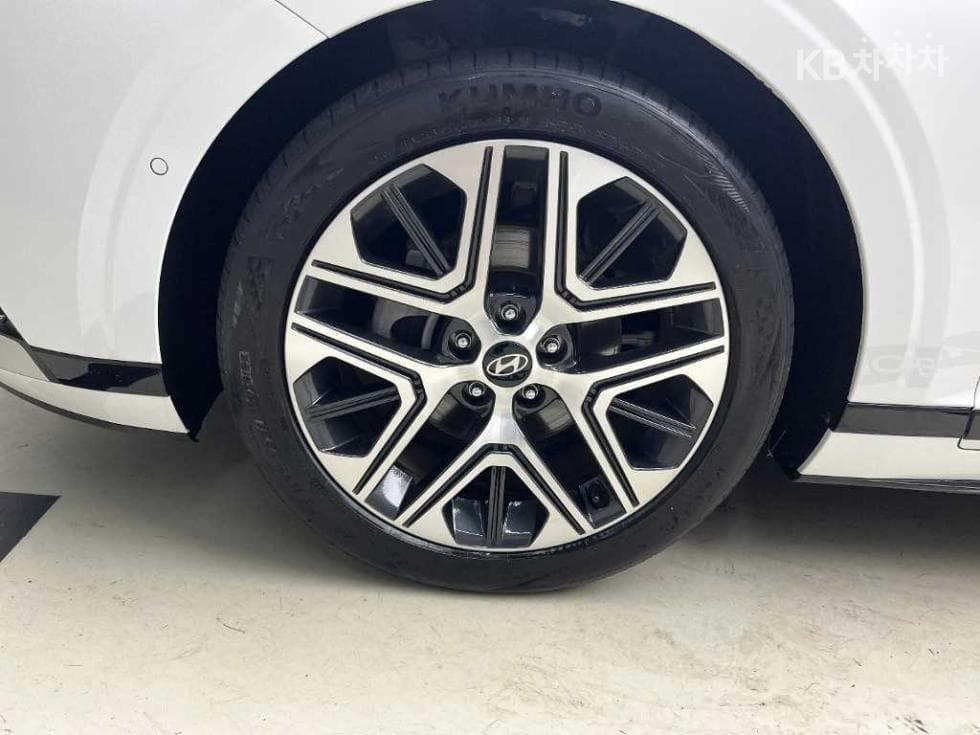 Hyundai The All New Grandeur (Azera) Hybrid1.6 Turbo Gasoline Exclusive - 17