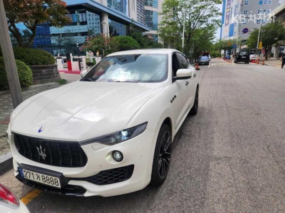 마세라티 르반떼3.0 AWD Standard - 3