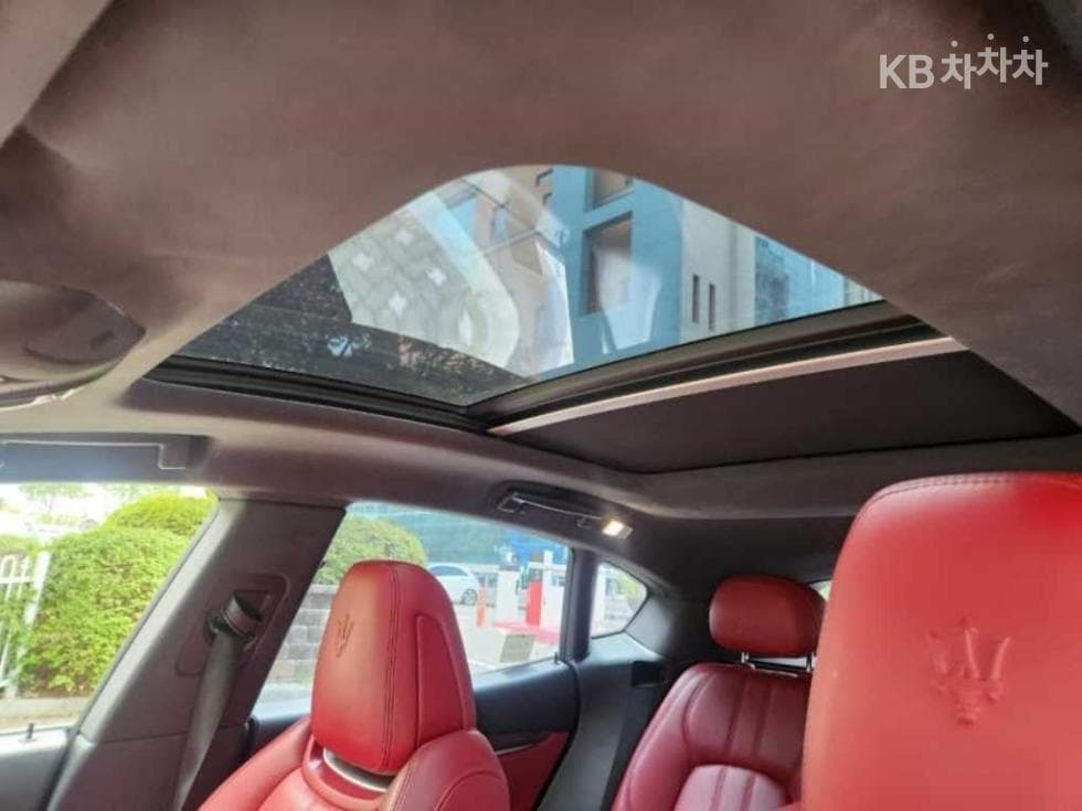 마세라티 르반떼3.0 AWD Standard - 6