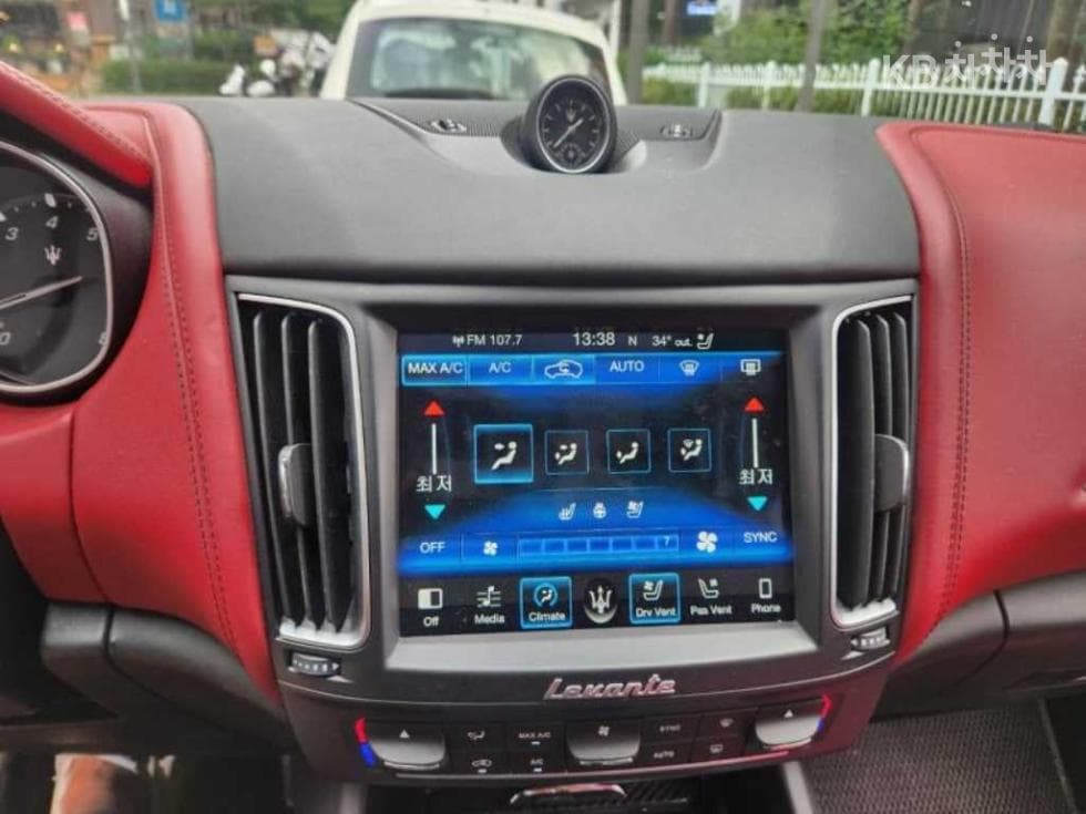 마세라티 르반떼3.0 AWD Standard - 12