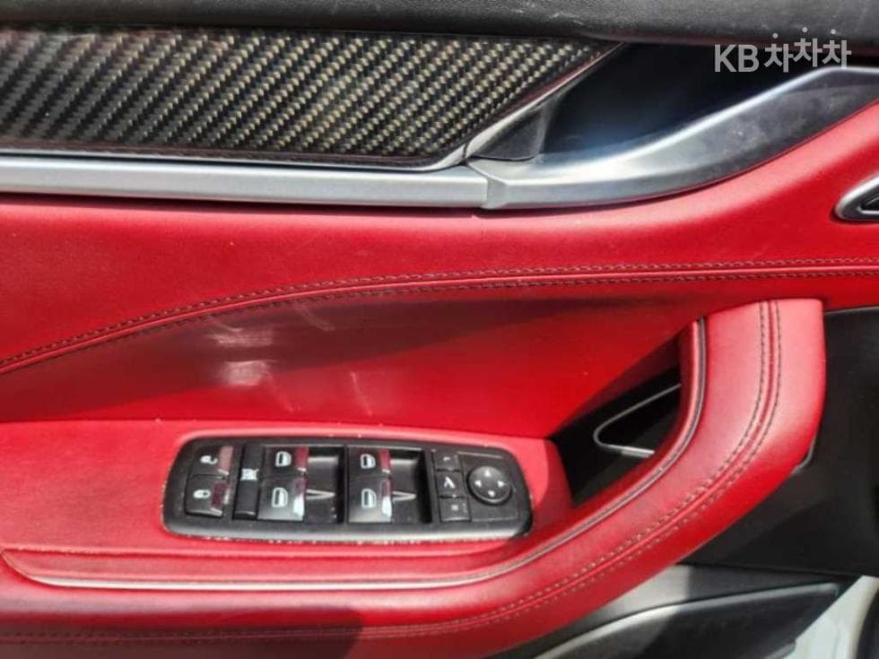 마세라티 르반떼3.0 AWD Standard - 15