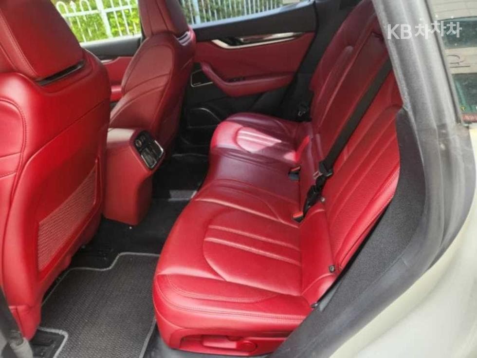 마세라티 르반떼3.0 AWD Standard - 16