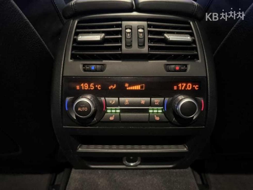 BMW M시리즈M5 Sedan F10 - 17