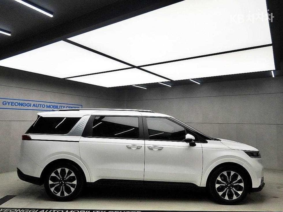 Kia Carnival 4th generationD2.2 9-seater Prestige - 2