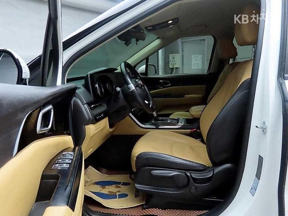 Kia Carnival 4th generationD2.2 9-seater Prestige - 5