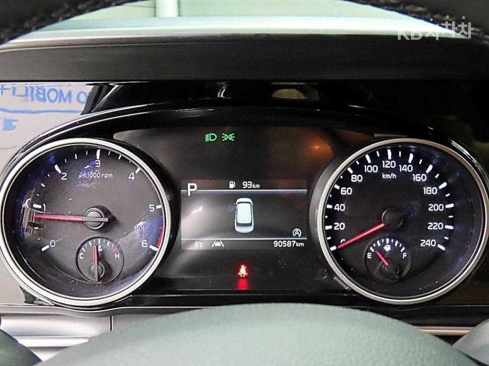 Kia Carnival 4th generationD2.2 9-seater Prestige - 8