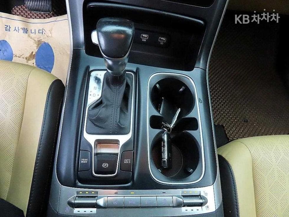 Kia Carnival 4th generationD2.2 9-seater Prestige - 10