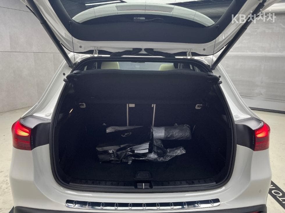 Mercedes-Benz EQA (H243)EQA 250 Standard - 16