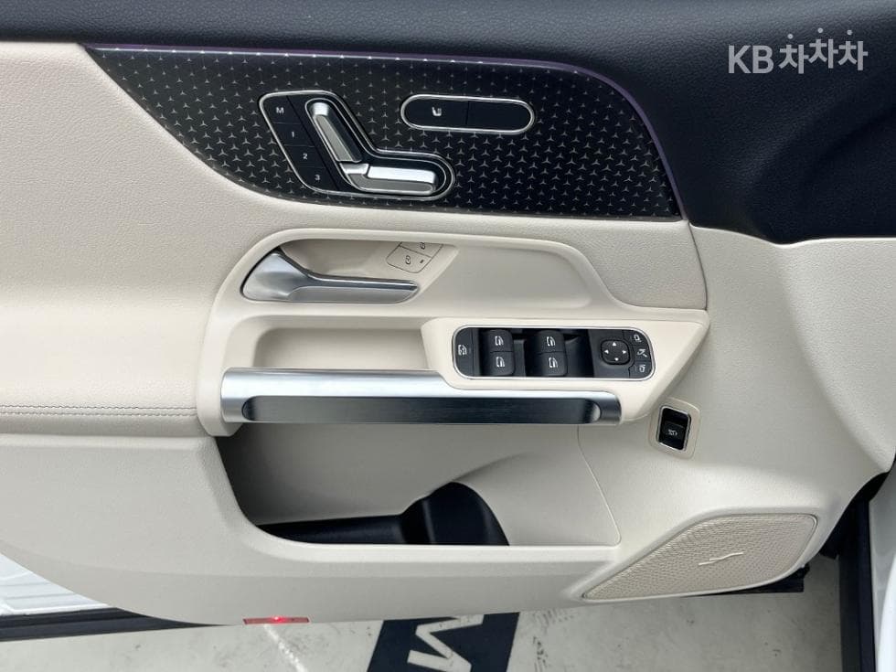 Mercedes-Benz EQB (X243)EQB 300 4Matic Pro그레시브 - 11