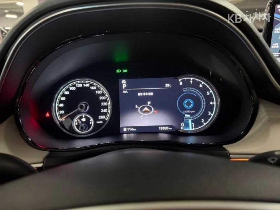 Genesis GV70Gasoline 2.5T 2WD - 9