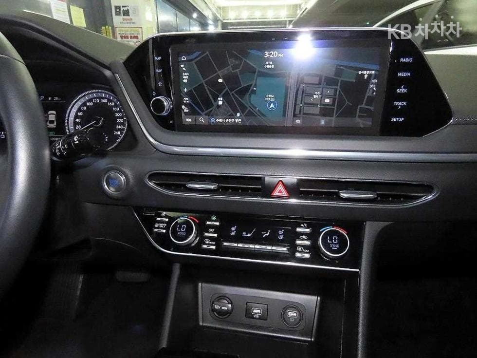 Hyundai Sonata Hybrid (DN8)2.0 Hybrid Premium Plus - 11