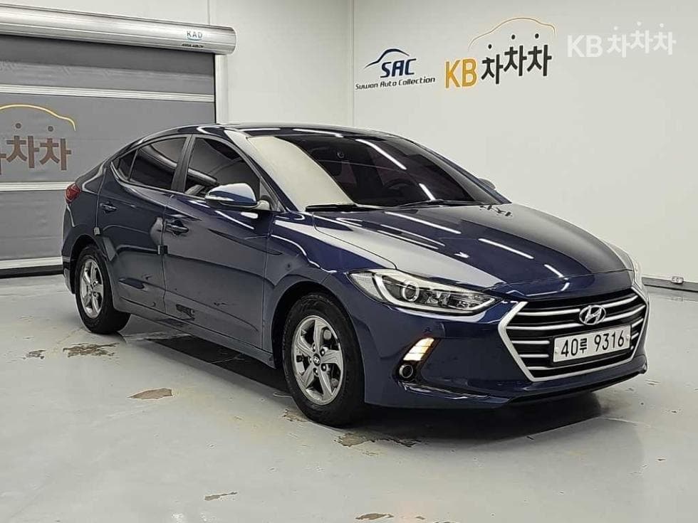 Hyundai Avante (Elantra)AD1.6 e-VGT Smart - 4