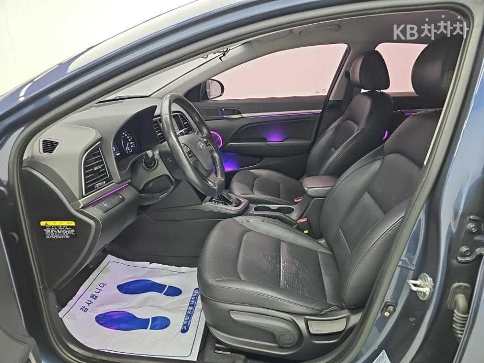 Hyundai Avante (Elantra)AD1.6 e-VGT Smart - 11