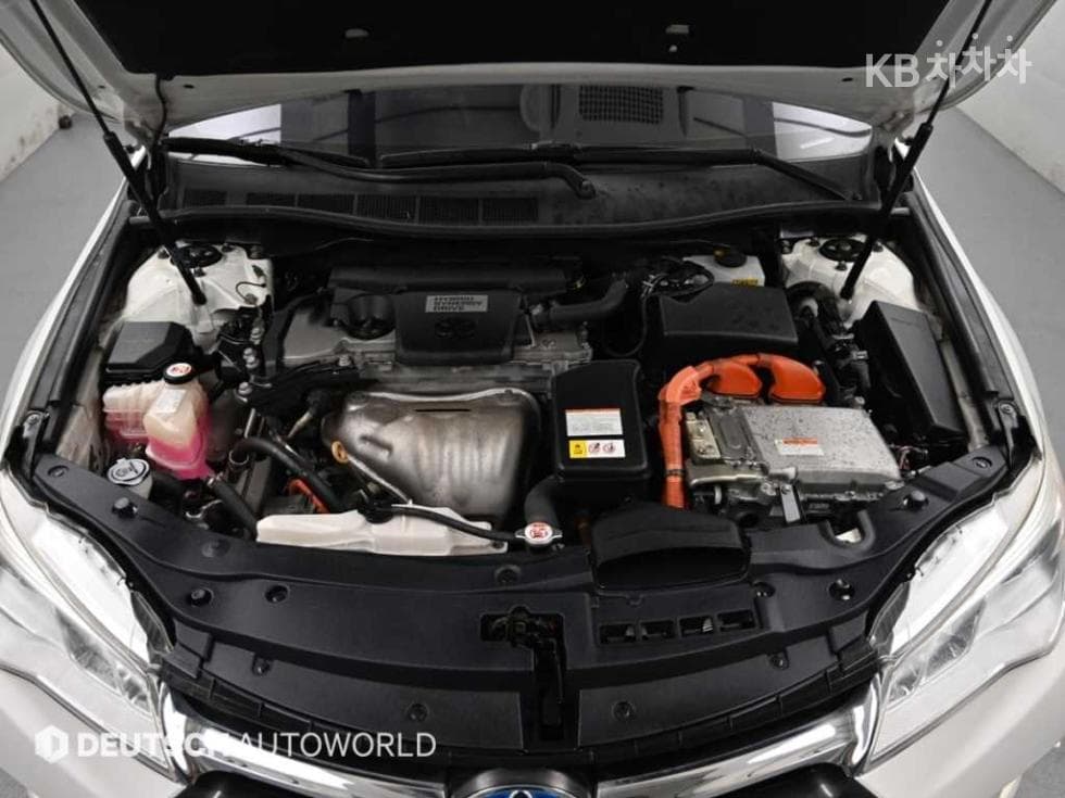 Toyota New Camry2.5L hybrid LE - 6