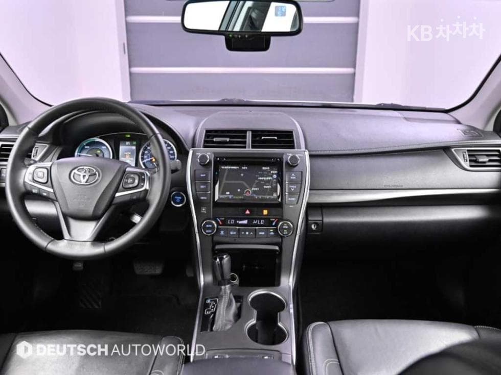 Toyota New Camry2.5L hybrid LE - 7