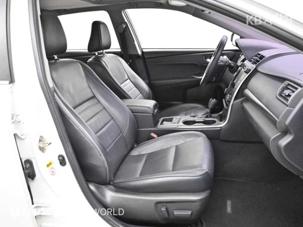 Toyota New Camry2.5L hybrid LE - 10