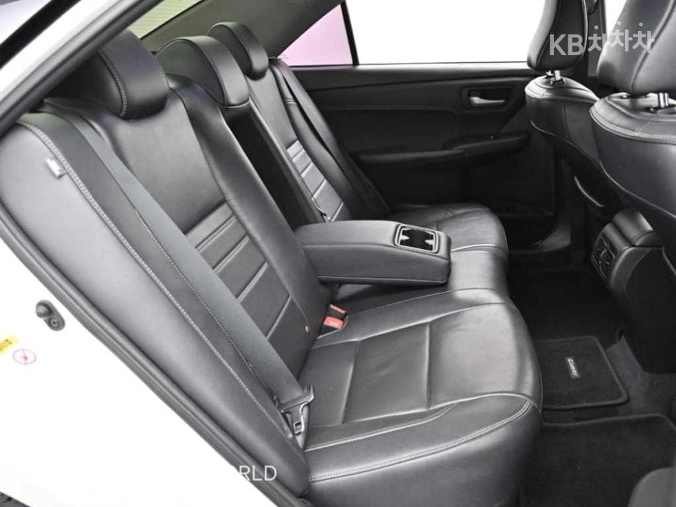 Toyota New Camry2.5L hybrid LE - 12