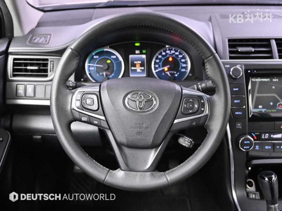Toyota New Camry2.5L hybrid LE - 13